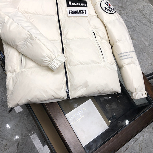 モンクレール 厚くて暖かい新しい ダウン ジャケット