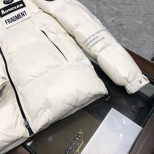 モンクレール 厚くて暖かい新しい ダウン ジャケット