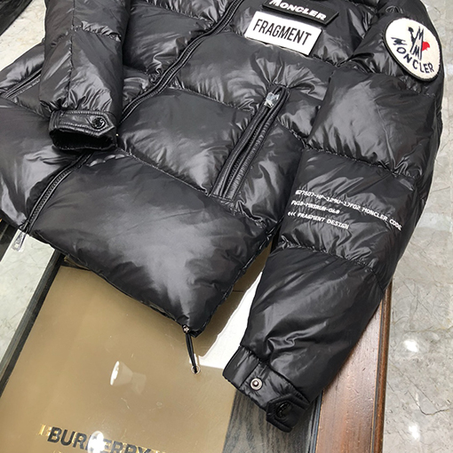 モンクレール 厚くて暖かい新しい ダウン ジャケット