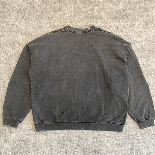 バレンシアガ  メタルリングディテールのウォッシュ  スウェットTシャツ