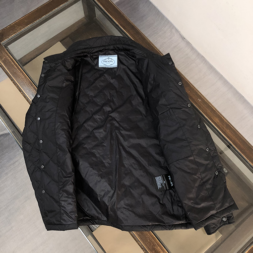 プラダ 冬服の新しい ダウン ジャケット
