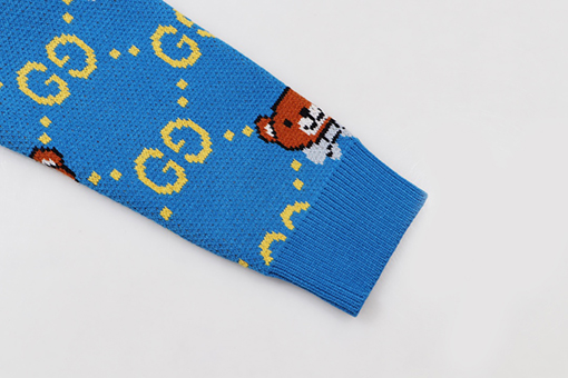 グッチ  クラシックなくまモチーフのダブルG刺繍ニットセーター