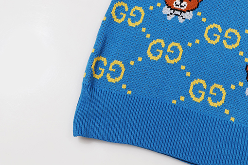 グッチ  クラシックなくまモチーフのダブルG刺繍ニットセーター