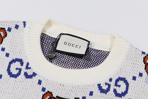 グッチ  クラシックなくまモチーフのダブルG刺繍ニットセーター