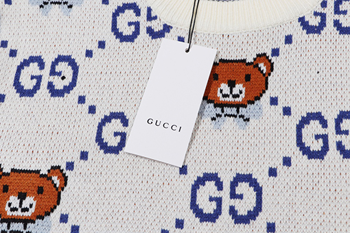 グッチ  クラシックなくまモチーフのダブルG刺繍ニットセーター