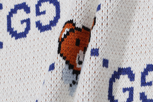 グッチ  クラシックなくまモチーフのダブルG刺繍ニットセーター