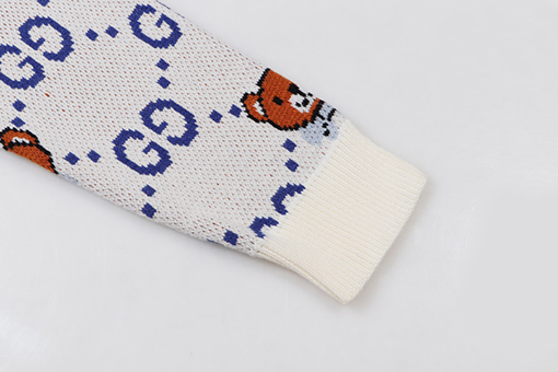 グッチ  クラシックなくまモチーフのダブルG刺繍ニットセーター