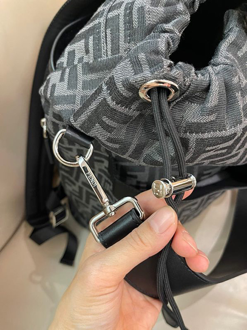 フェンディ クラシックなダブルFロゴ  リュックサック