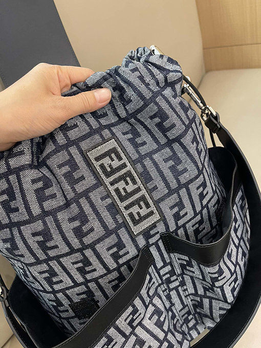 フェンディ クラシックなダブルFロゴ  リュックサック