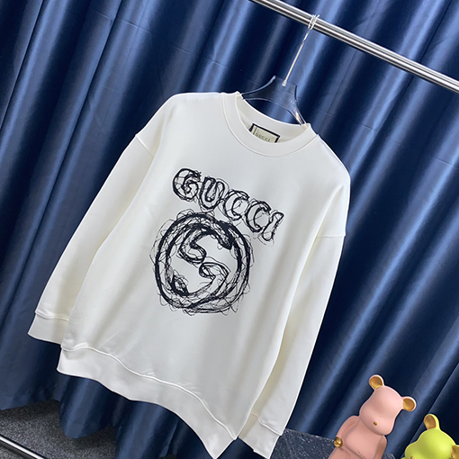グッチ クラシックなアルファベットプリントのクルーネックパーカー