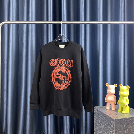 グッチ クラシックなアルファベットプリントのクルーネックパーカー