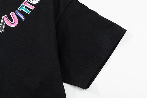 ルイヴィトン カラフルなアルファベットロックロゴ半袖Tシャツ