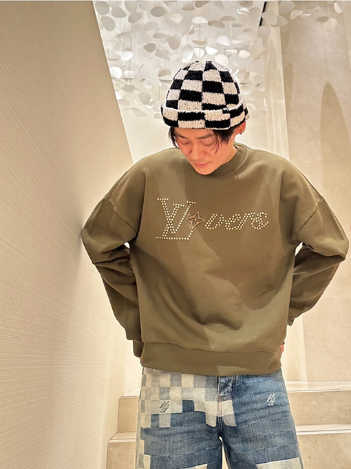  ルイヴィトンスタッド レタリング スウェットTシャツ