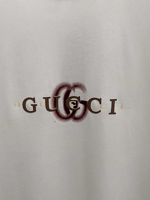 グッチ 透かし文字クルーネック半袖 Tシャツ
