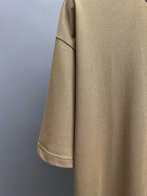 プラダ 三角織り定染装飾クルーネック半袖Tシャツ