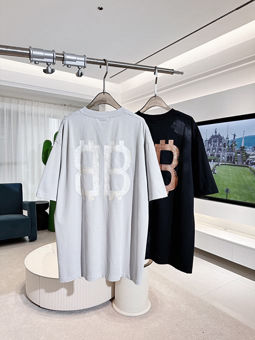 バレンシアガスーパーコピー   最新のビットコインプリント半袖Tシャツ