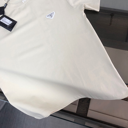 プラダ  胸の三角マークデザイン半袖Tシャツ