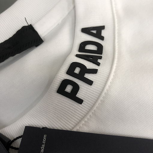 プラダ  胸の三角マークデザイン半袖Tシャツ