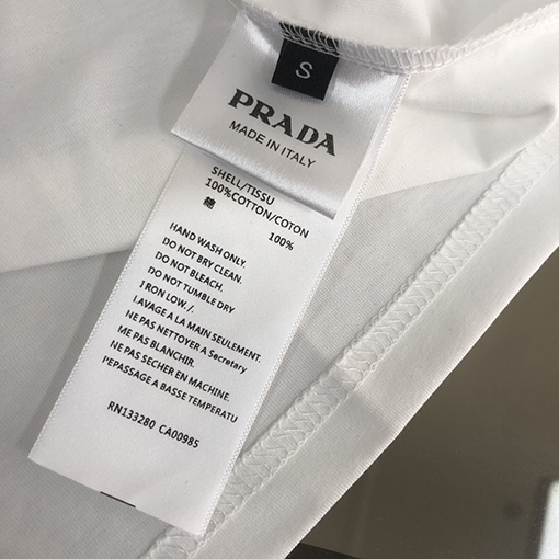 プラダ  胸の三角マークデザイン半袖Tシャツ