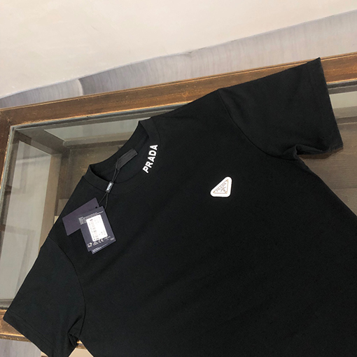 プラダ  胸の三角マークデザイン半袖Tシャツ