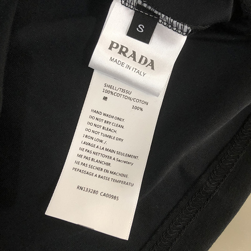 プラダ  胸の三角マークデザイン半袖Tシャツ
