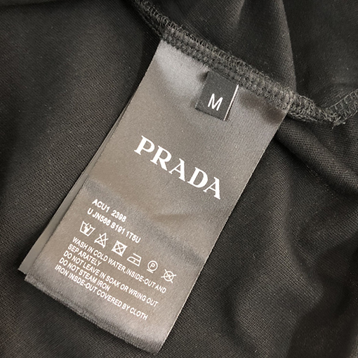 プラダ  プリント加工ロゴ半袖Tシャツ