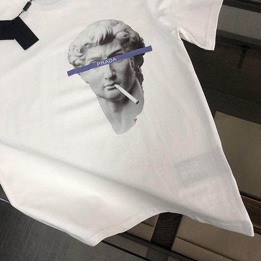 プラダ  プリント加工ロゴ半袖Tシャツ