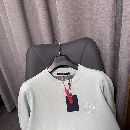 ルイヴィトンスーパーコピー   新しいピン編み半袖Tシャツ