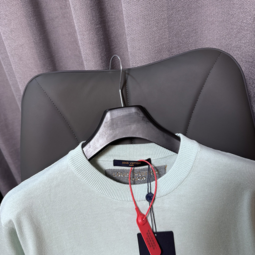ルイヴィトンスーパーコピー   新しいピン編み半袖Tシャツ