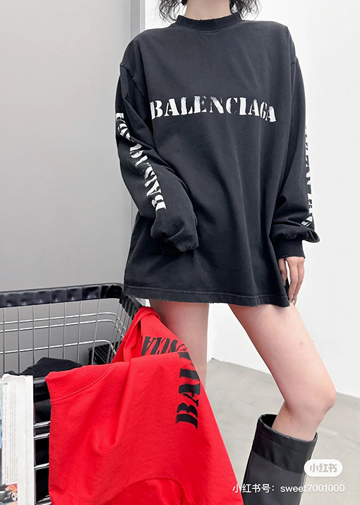 バレンシアガスーパーコピー    プリントされたアルファベットの長袖Tシャツ