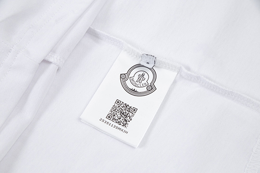 モンクレール  ロゴ入りショートスリーブTシャツ