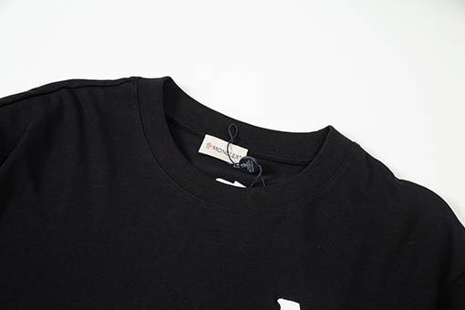 モンクレール  ロゴ入りショートスリーブTシャツ
