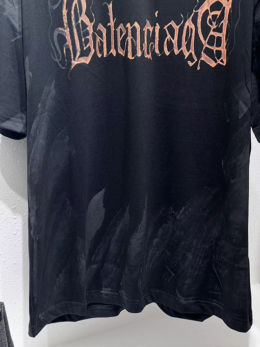 バレンシアガ  サンスクリットロゴめ半袖Tシャツ