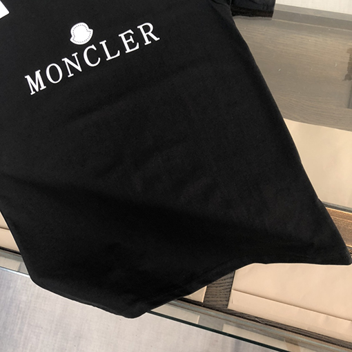モンクレール  プリントロゴデザイン半袖Tシャツ