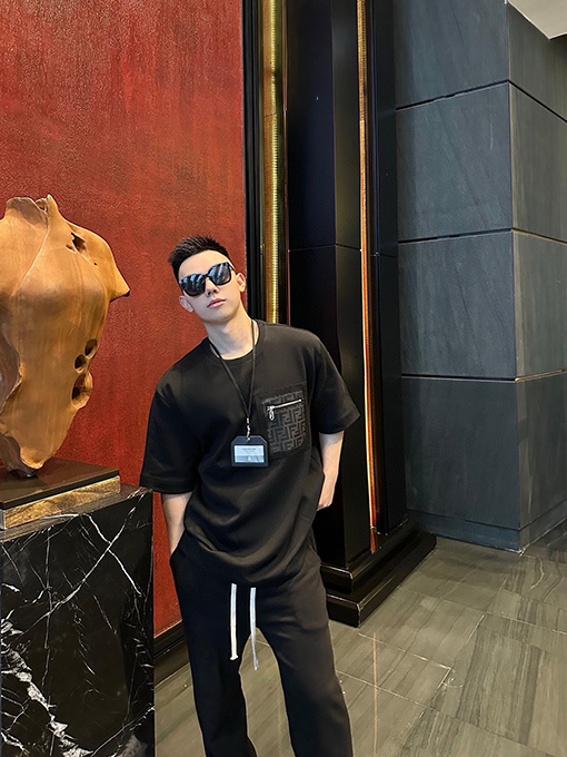 フェンディ  新しいファッションラウンドネック半袖Tシャツ