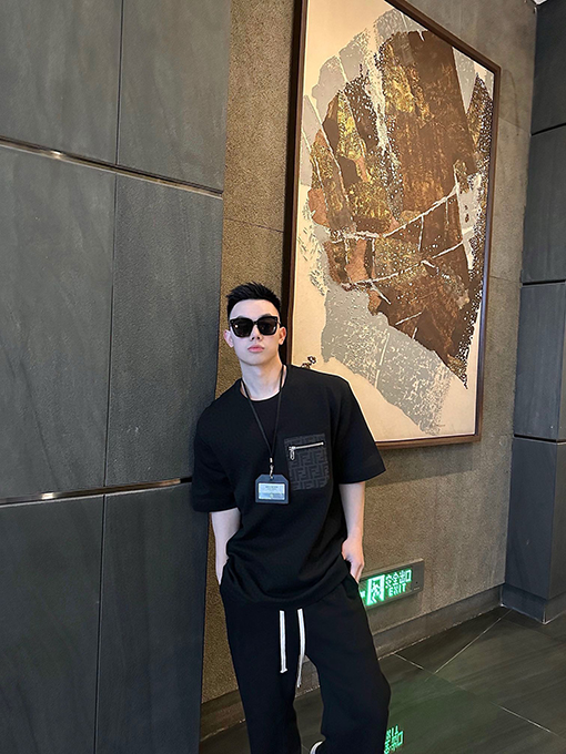 フェンディ  新しいファッションラウンドネック半袖Tシャツ