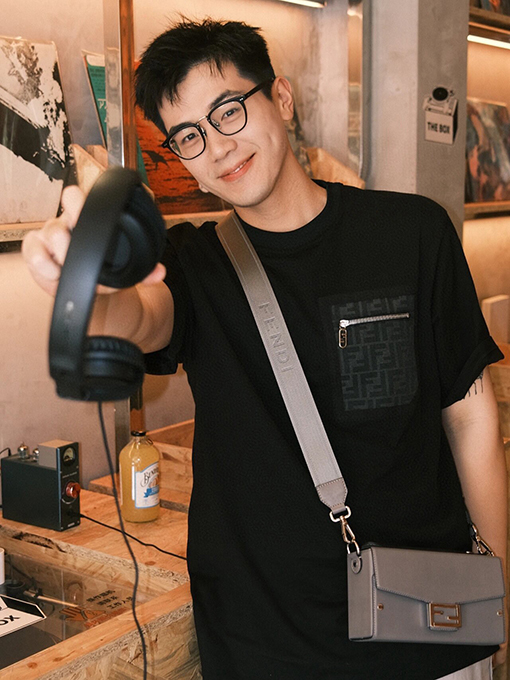 フェンディ  新しいファッションラウンドネック半袖Tシャツ