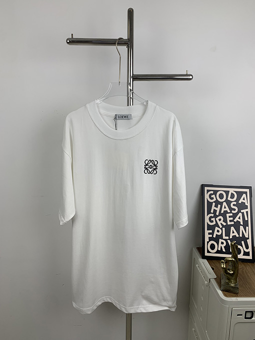 ロエベ  新しい小さなロゴの立体ロゴの半袖Tシャツ