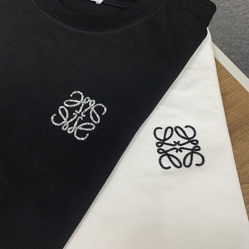 ロエベ  新しい小さなロゴの立体ロゴの半袖Tシャツ