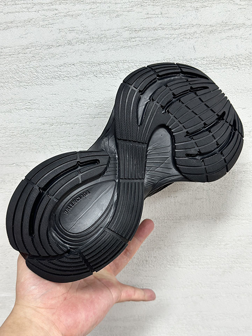 バレンシアガコピー 軽量ランニングシューズ