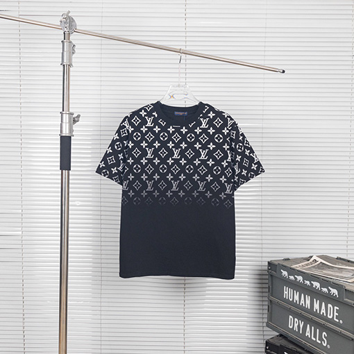 ルイヴィトンコピー   新しいグラデーションアルファベット カップルカジュアル半袖Tシャツ