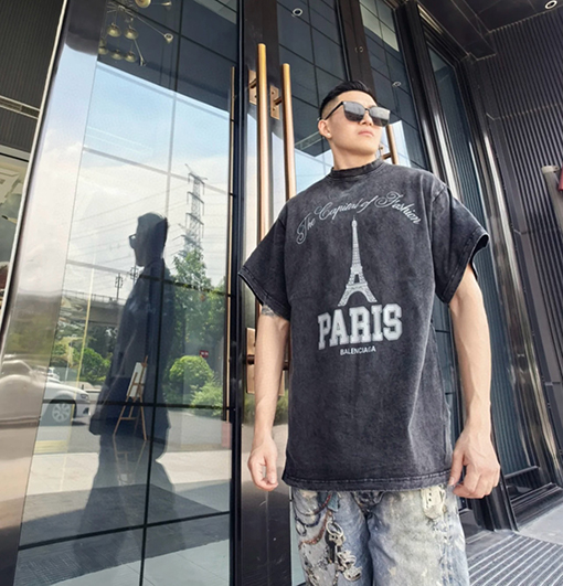 バレンシアガ  新しい鉄塔アルファベットウォッシュ古いプリントTシャツ