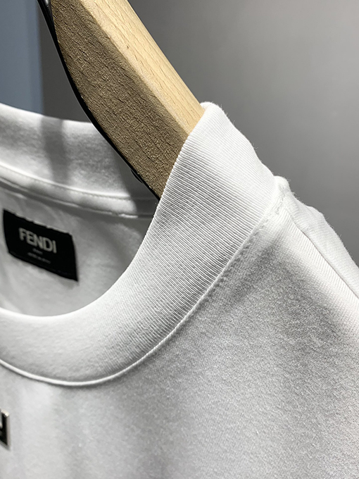 フェンディ メタリックFFラベリングファッションTシャツ