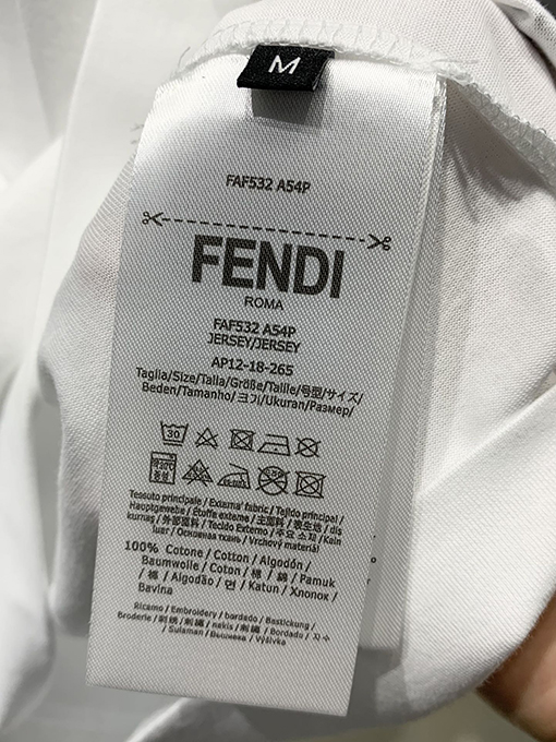 フェンディ メタリックFFラベリングファッションTシャツ