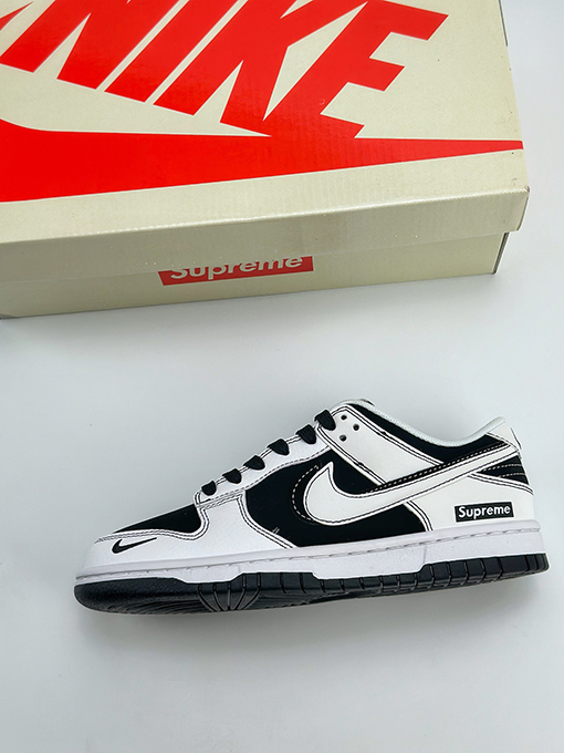 NIKE SB Dunk Low x Supreme ブラックホワイトダブルフックスニーカー
