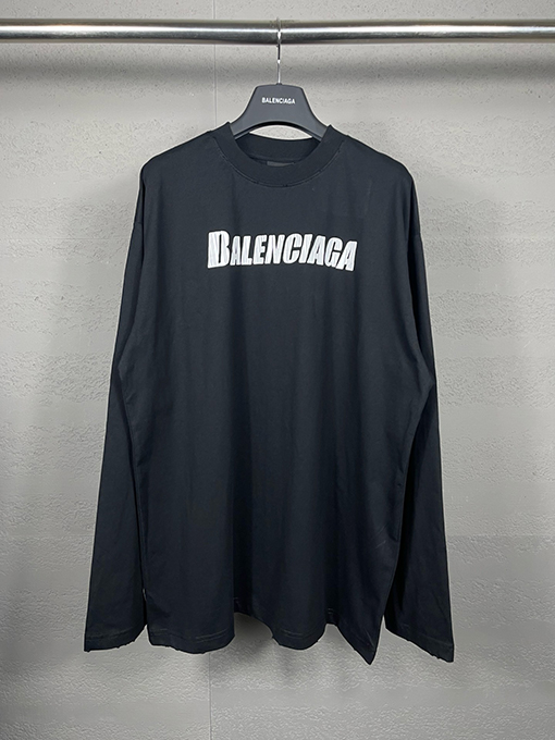 バレンシアガ クラシックなアルファベットロゴクラックプリント長袖Tシャツ