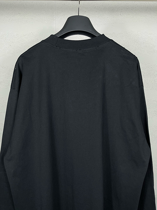 バレンシアガ クラシックなアルファベットロゴクラックプリント長袖Tシャツ