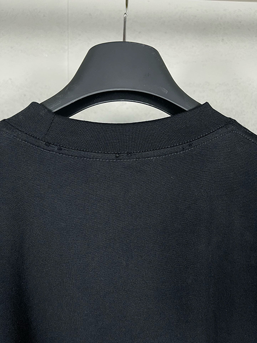 バレンシアガ クラシックなアルファベットロゴクラックプリント長袖Tシャツ
