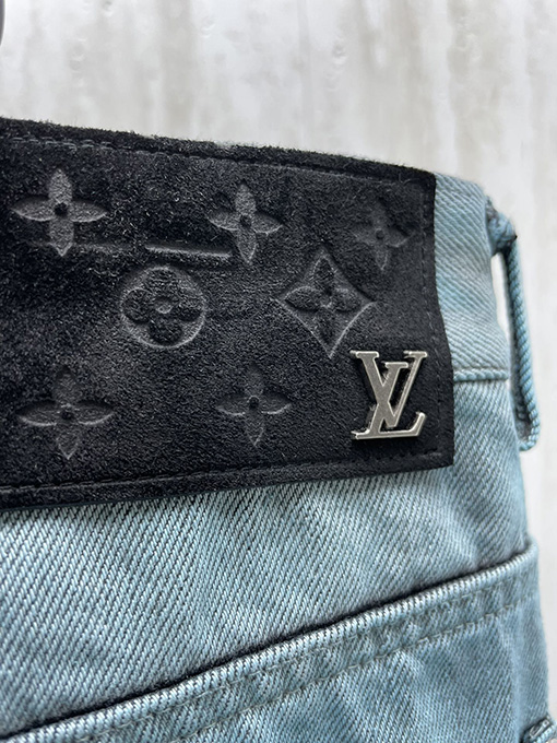 ルイヴィトン オーロラブルーグラデーション刺繍ジーンズ