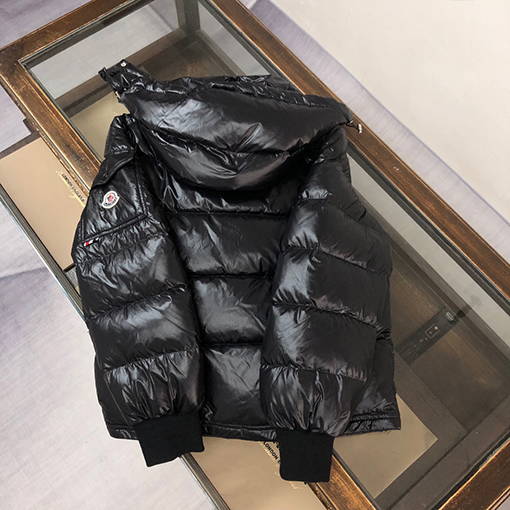 モンクレール 新しいカップルのダウンジャケット